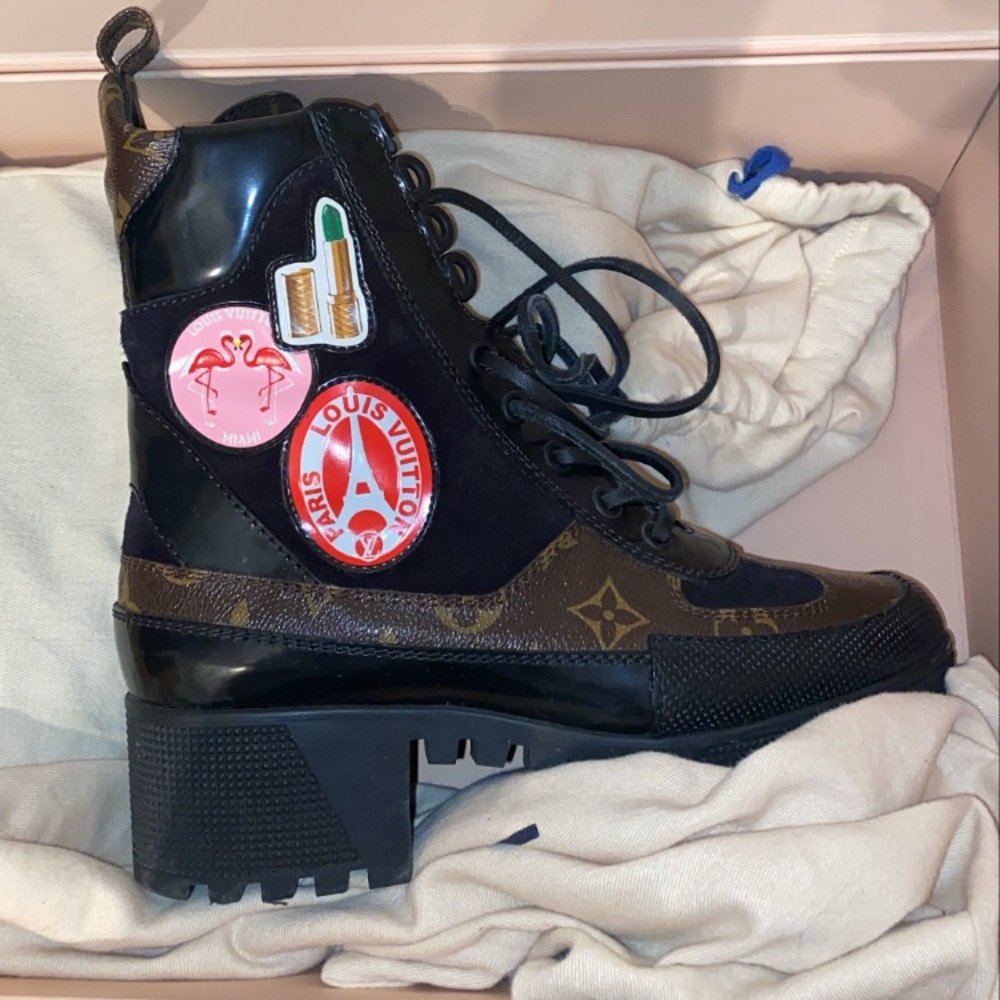 *AUTHENTIC* LOUIS VUITTION COMBAT BOOTS